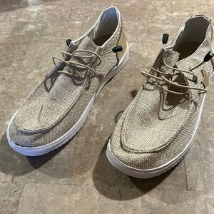 BNWOT size 9 la sheelah loafer